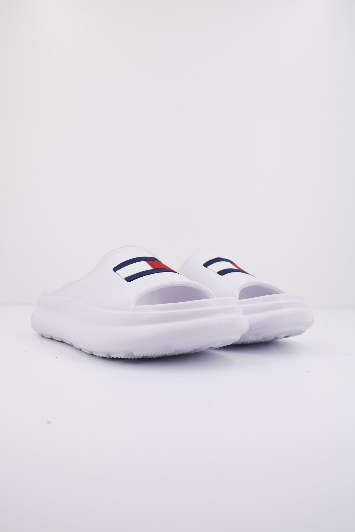 TOMMY HILFIGER TX  en color BLANCO  (2)