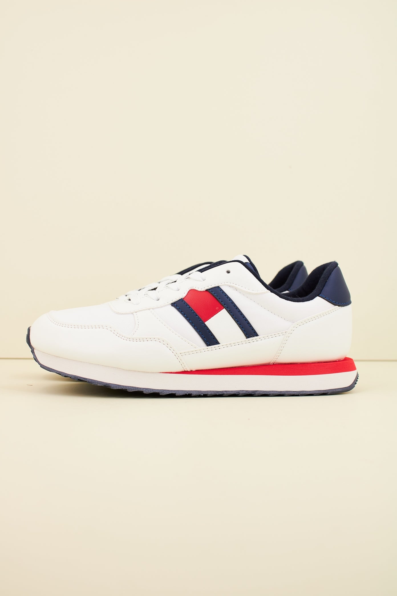 TOMMY HILFIGER SNEAKER FLAG BASSA ALLAC en color BLANCO  (1)