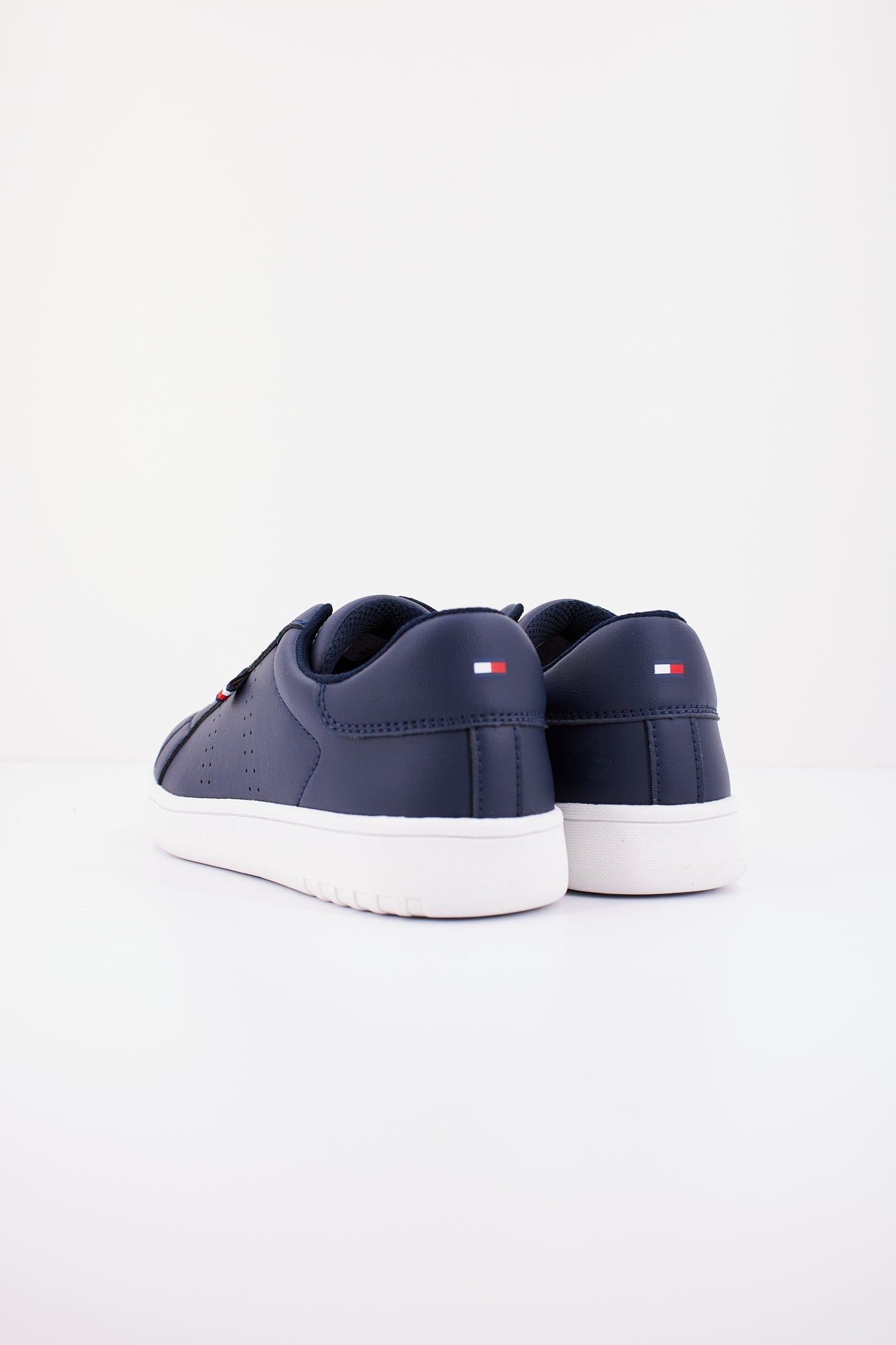 TOMMY HILFIGER TX  en color AZUL  (3)