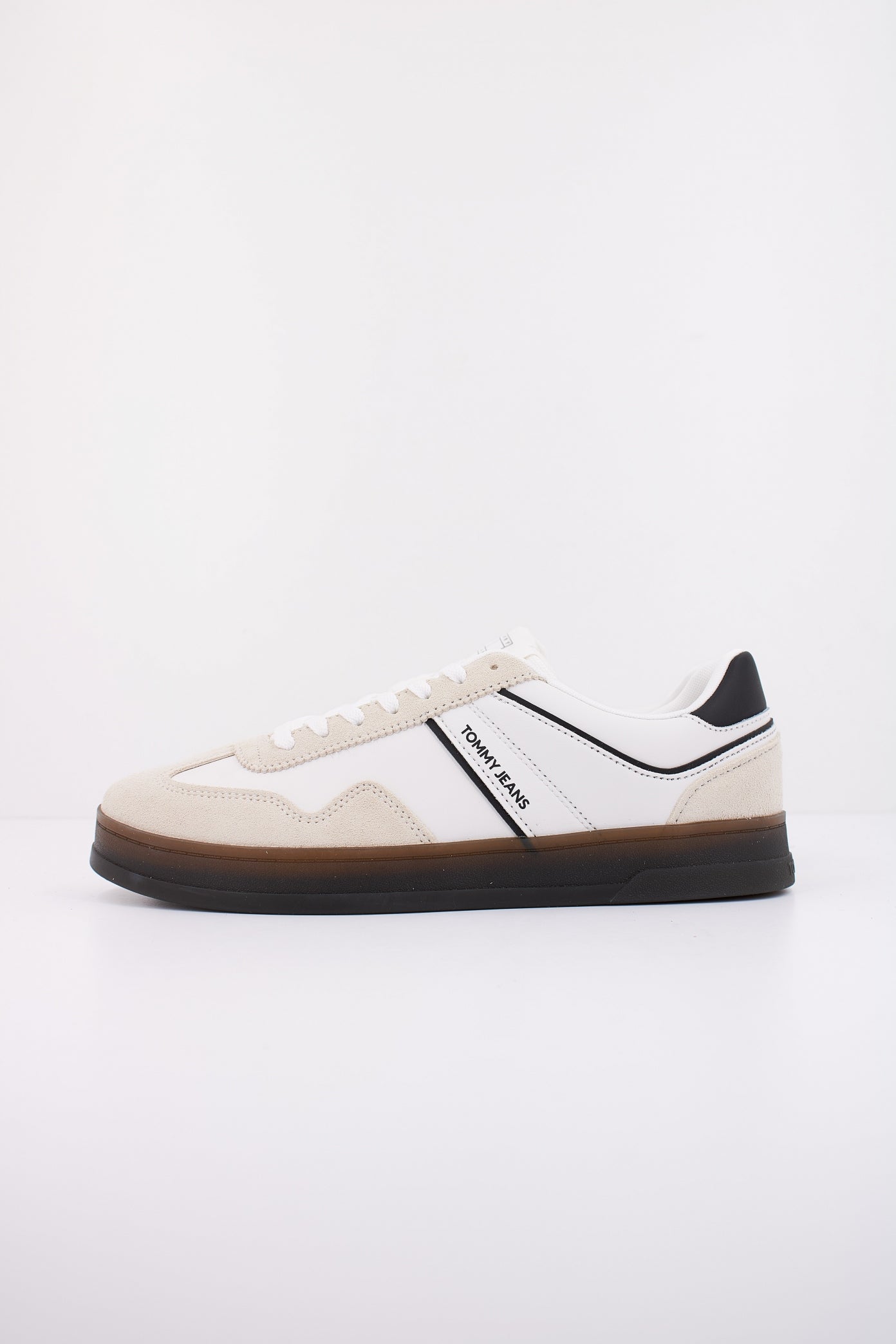 TOMMY HILFIGER THE GREENWICH LEATHER en color BLANCO  (1)