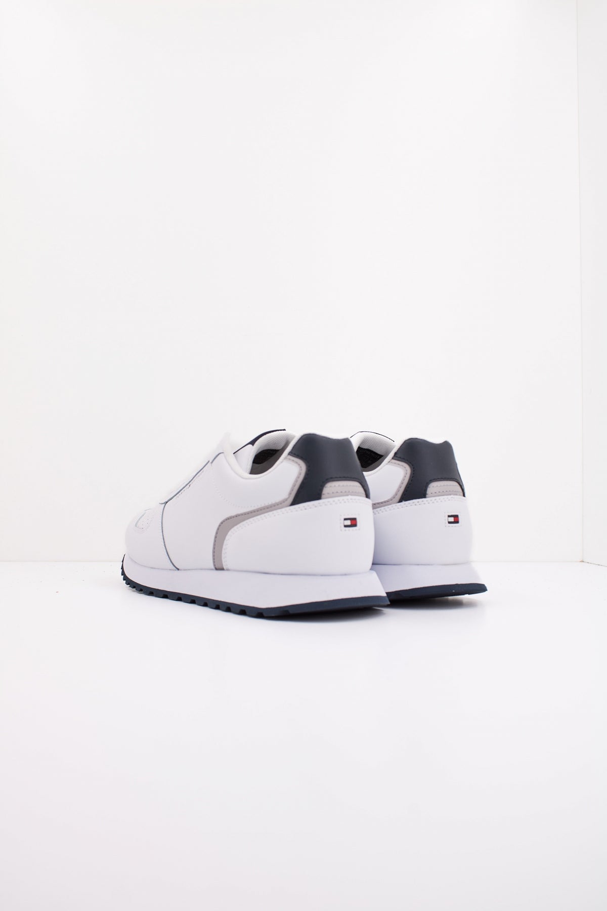 TOMMY HILFIGER NEW RUNNER EVA MIX en color BLANCO  (4)