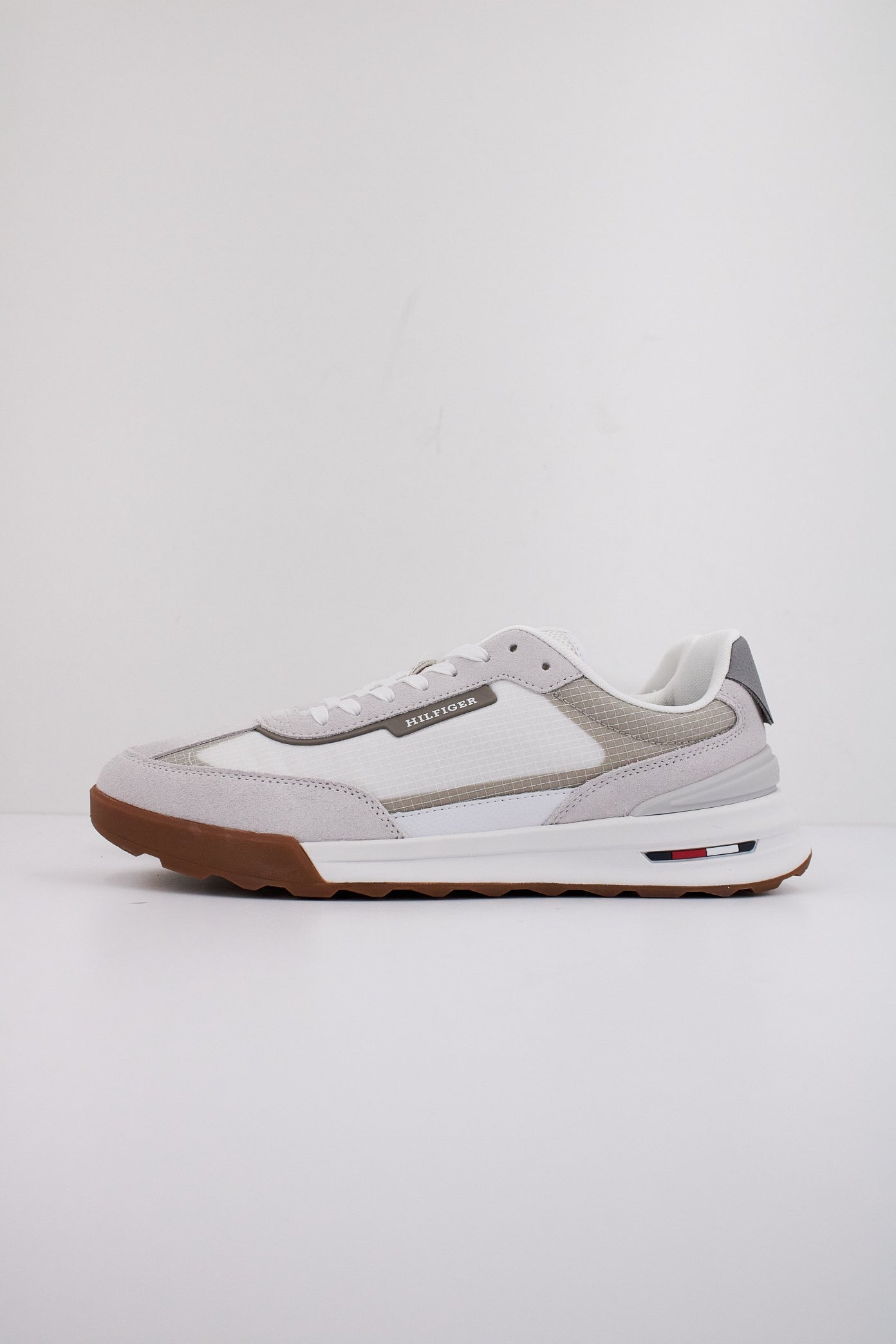 TOMMY HILFIGER RETRO RUNNER SEASONAL en color BLANCO  (1)