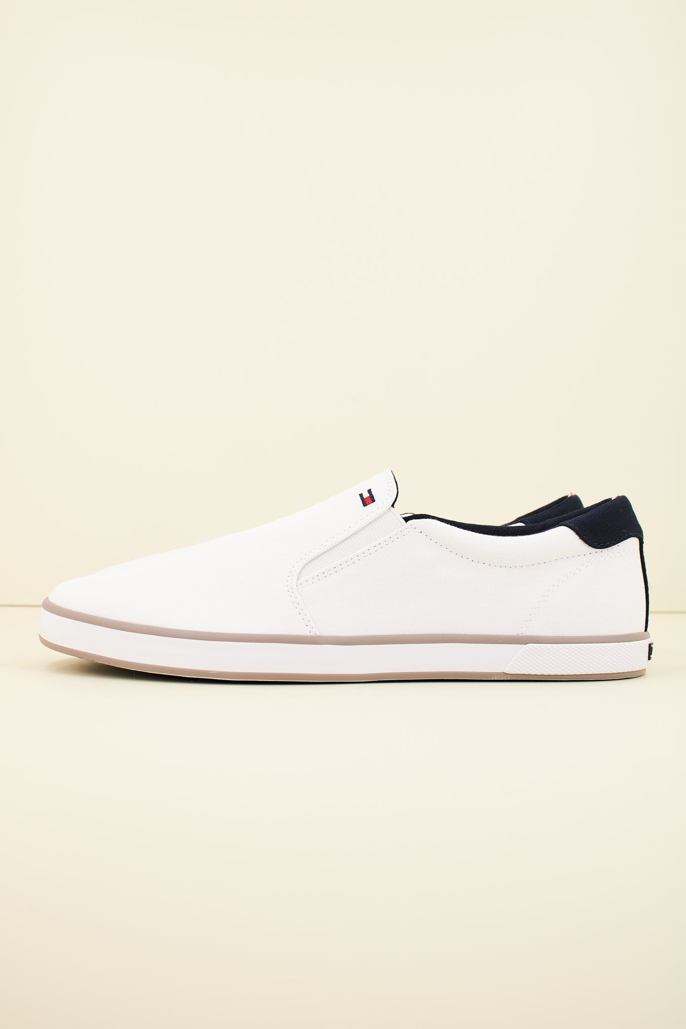 TOMMY HILFIGER HARLOW D en color BLANCO  (1)