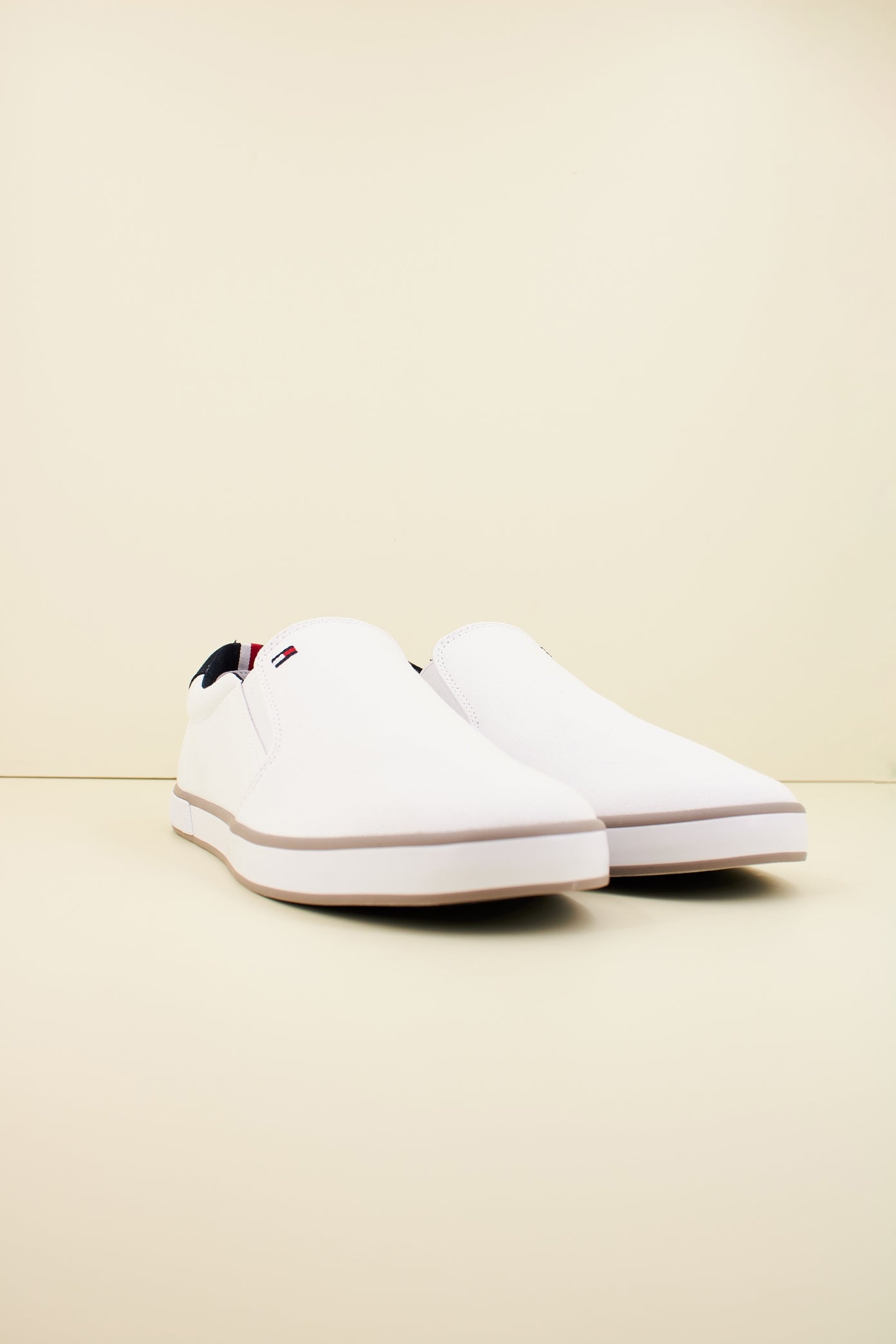 TOMMY HILFIGER HARLOW D en color BLANCO  (2)