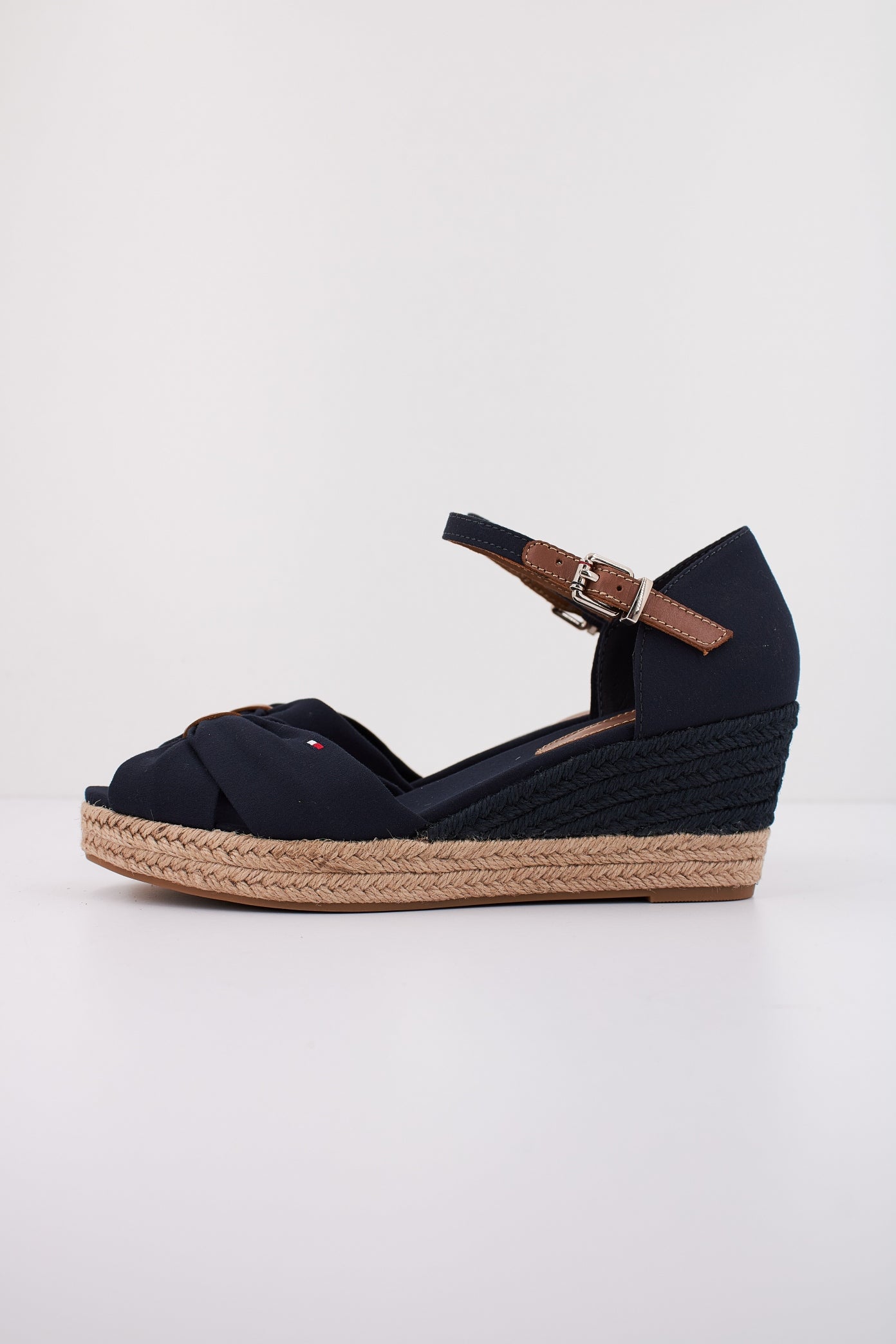 TOMMY HILFIGER BASIC OPEN TOE MID WEDGE en color AZUL  (1)