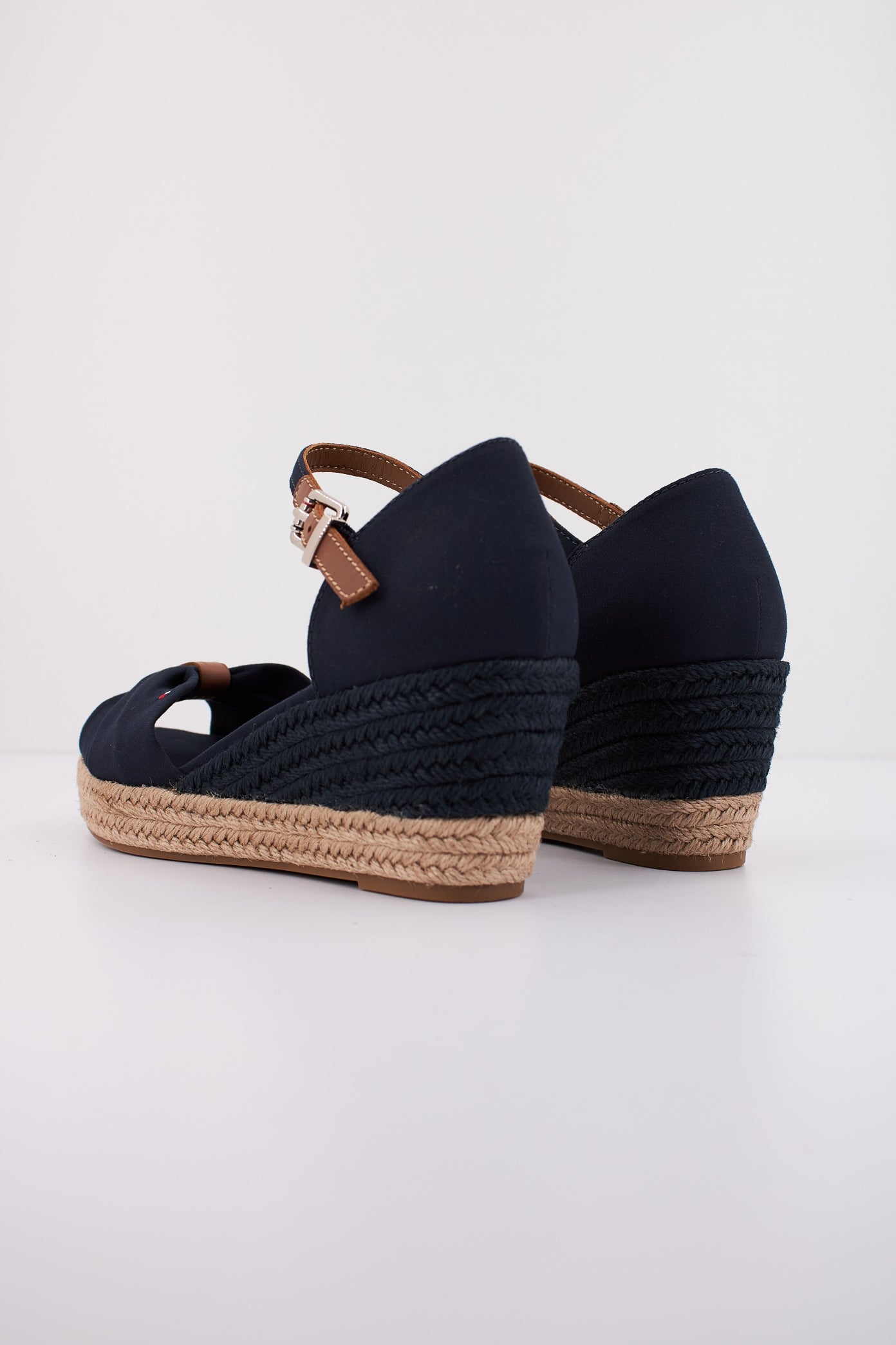 TOMMY HILFIGER BASIC OPEN TOE MID WEDGE en color AZUL  (3)