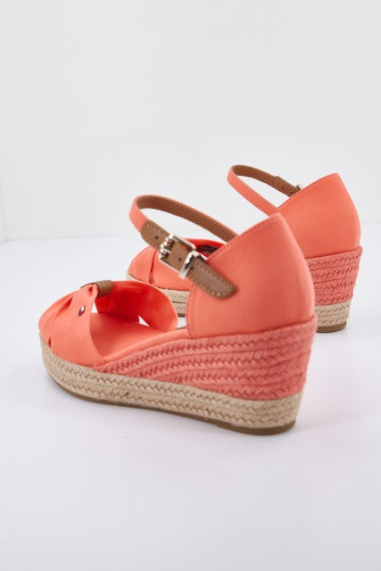 TOMMY HILFIGER  BASIC OPEN TOE MID WEDGE en color NARANJA  (3)