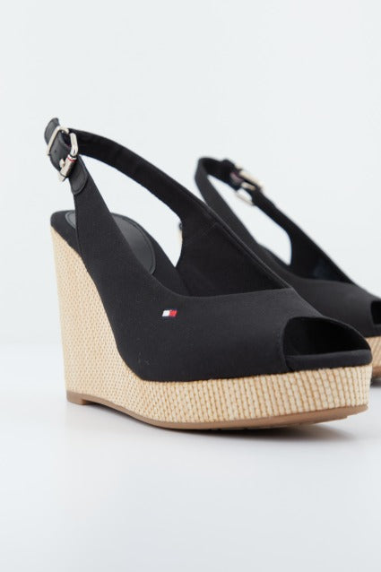 TOMMY HILFIGER ICONIC ELENA SLING BACK en color NEGRO  (1)