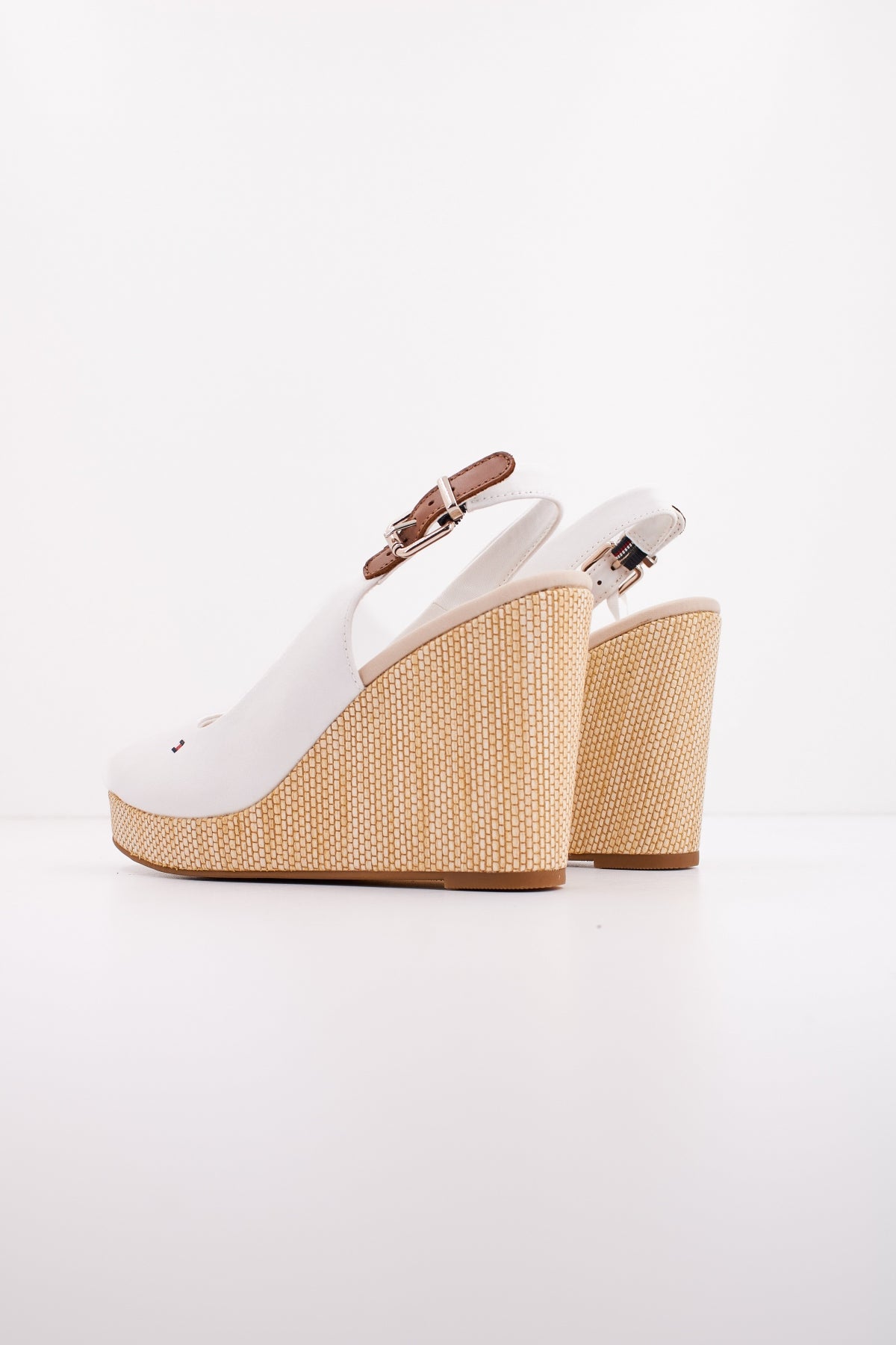 TOMMY HILFIGER  ICONIC ELENA SLING BACK en color BLANCO  (3)