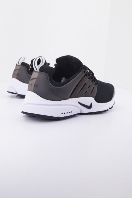 NIKE  AIR PRESTO en color NEGRO  (2)