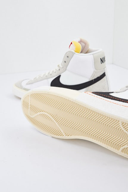 NIKE BLAZER ' REMASTERED M en color BLANCO  (4)