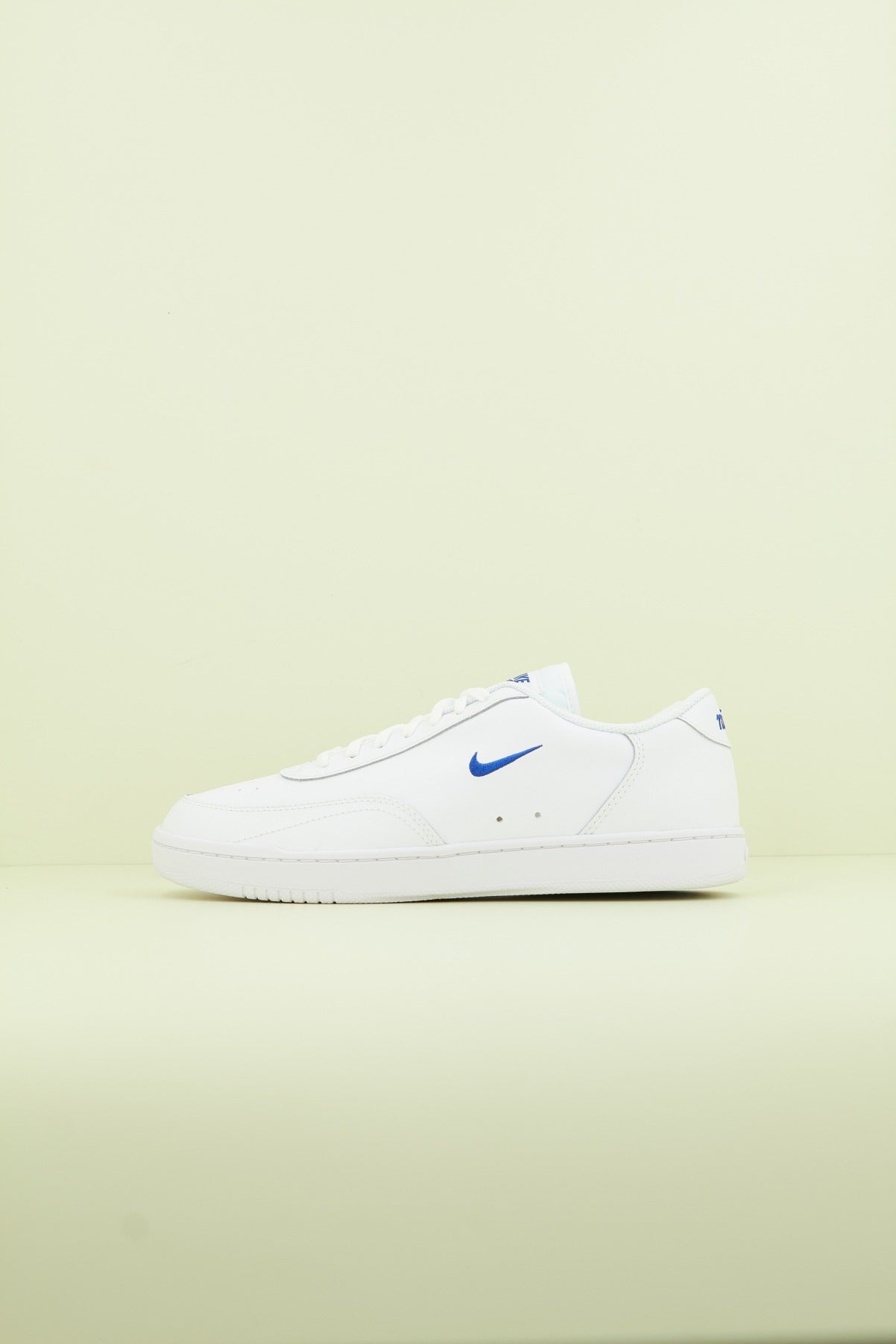 NIKE NIKE COURT VINTAGE en color BLANCO  (1)