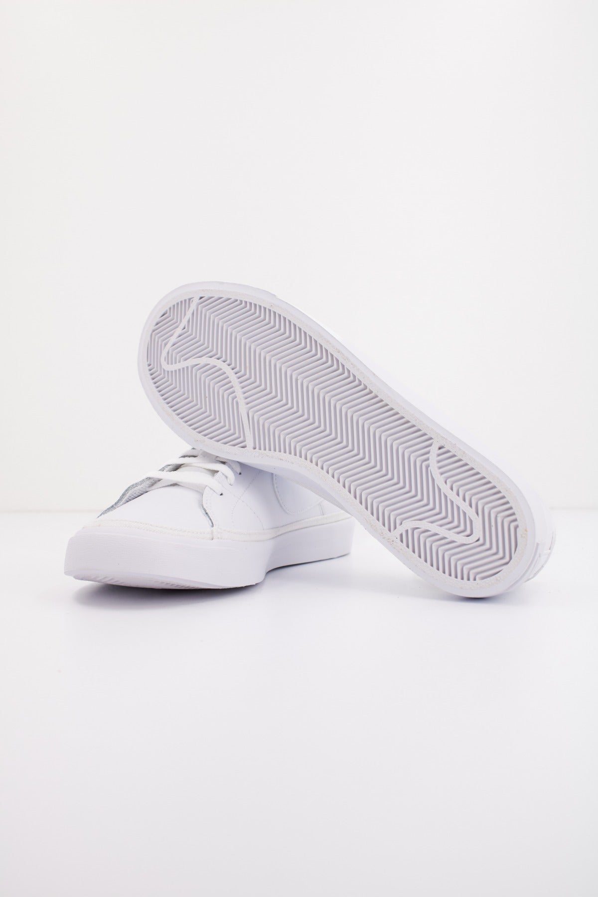 NIKE COURT LEGACY en color BLANCO  (4)