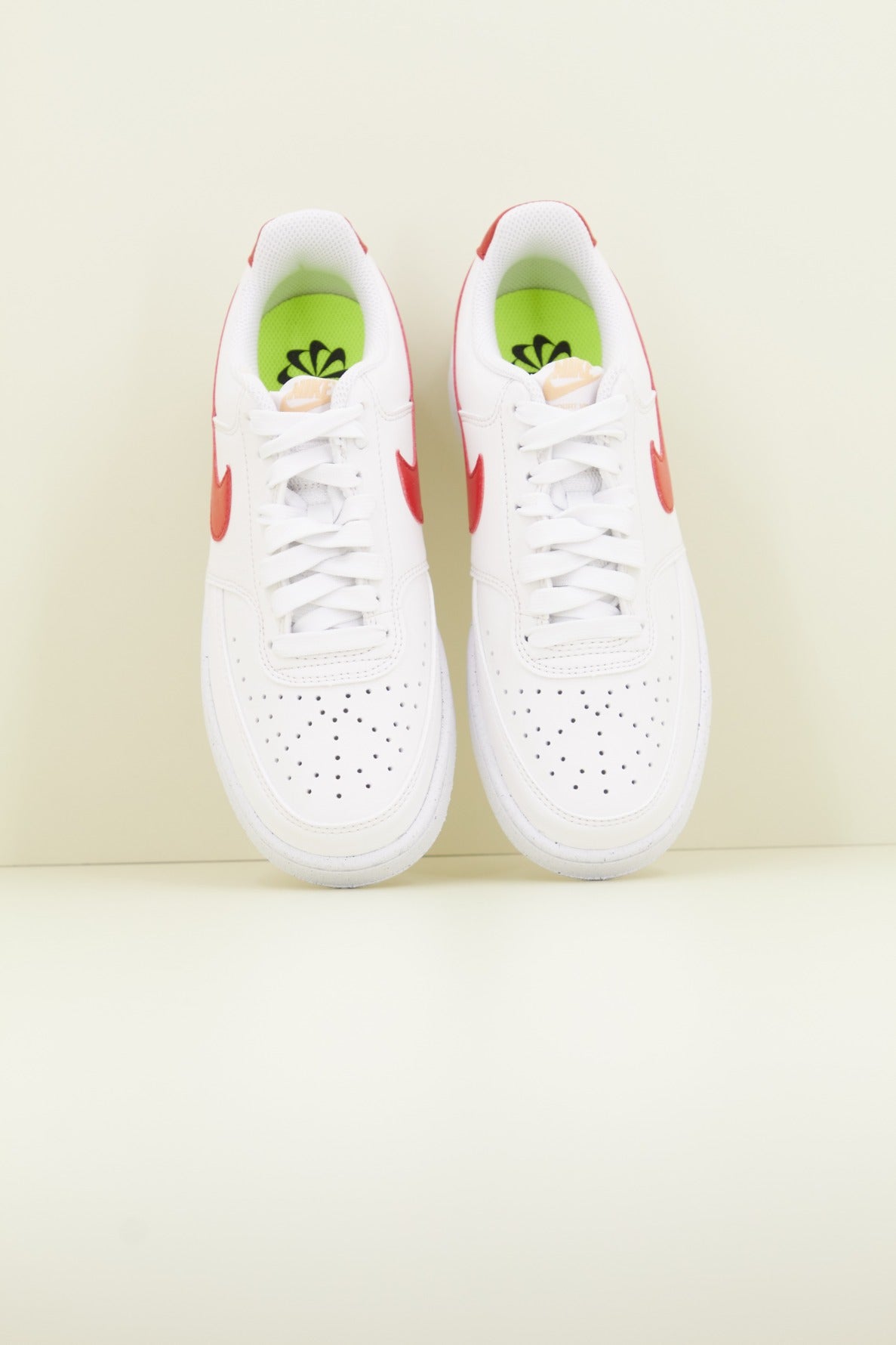 NIKE COURT VISION LOW BE WOM en color BLANCO  (2)