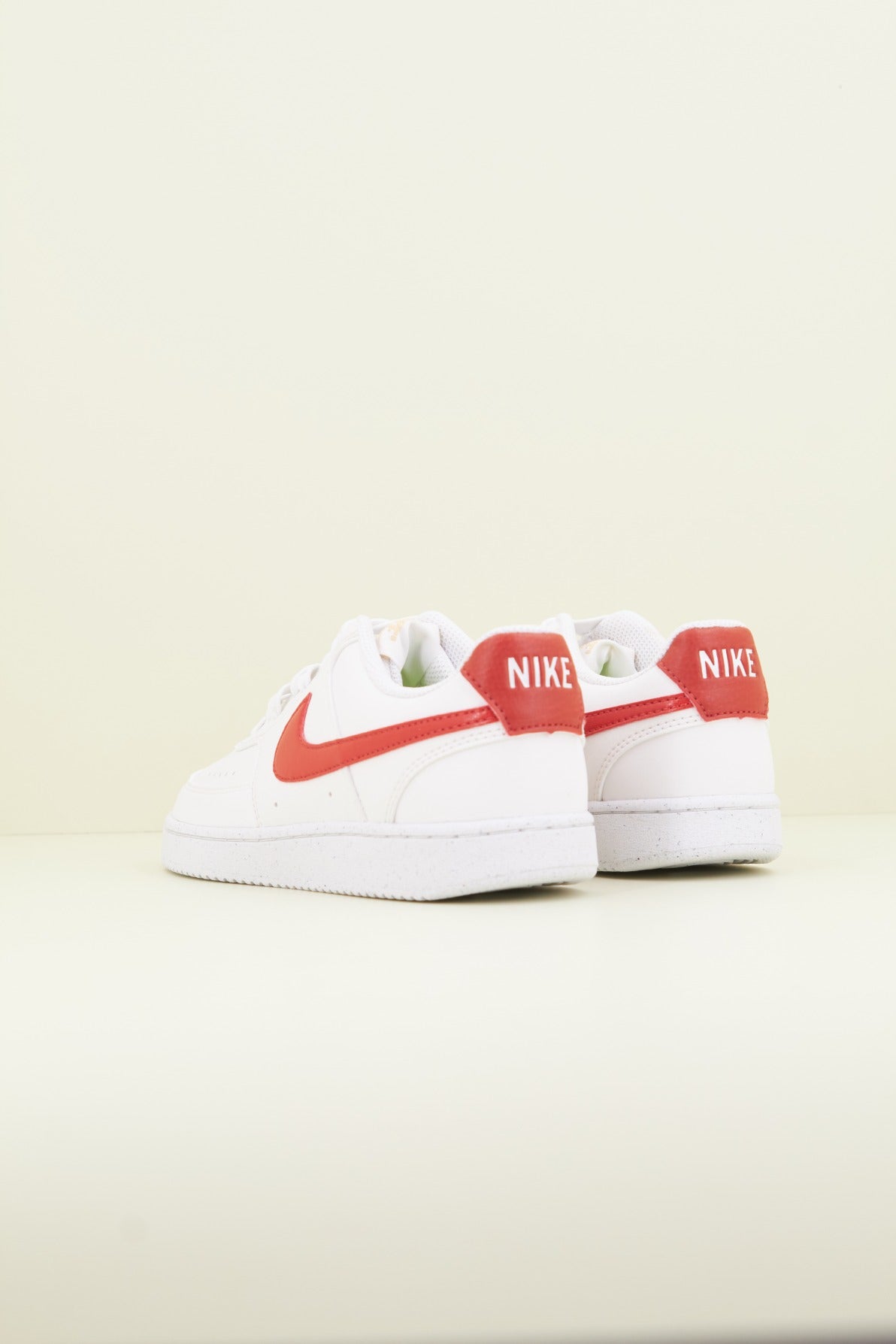 NIKE COURT VISION LOW BE WOM en color BLANCO  (3)