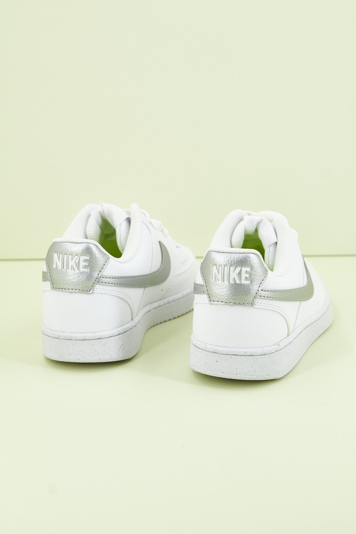 NIKE COURT VISION LOW BE WOM en color BLANCO  (4)