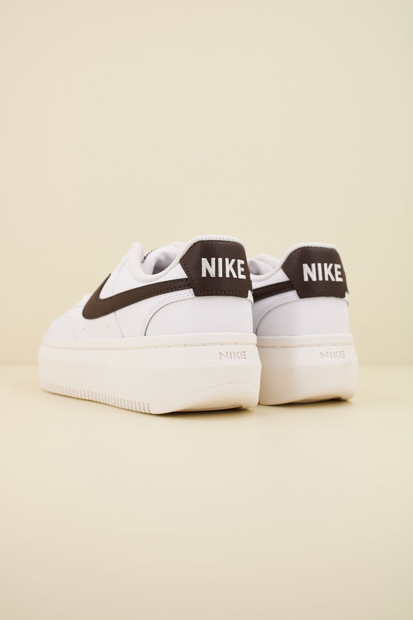 NIKE COURT VISION ALTA en color BLANCO  (3)