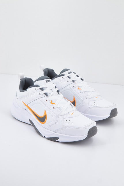 NIKE  DELFY ALL DAY en color BLANCO  (1)