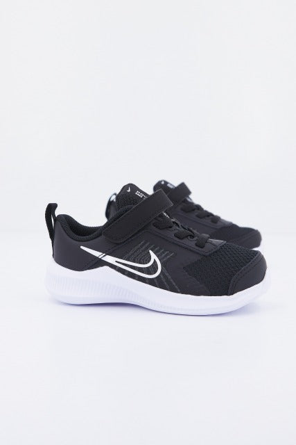 NIKE DOWNSHIFTER  BABY en color NEGRO  (2)