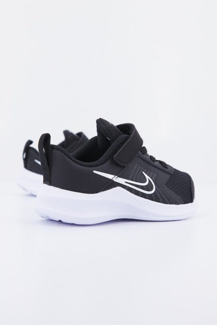 NIKE DOWNSHIFTER  BABY en color NEGRO  (3)