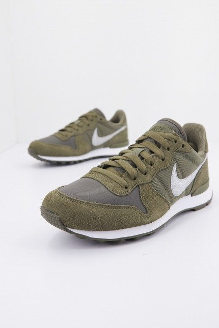 NIKE W INTERNATIONALIST en color VERDE  (2)