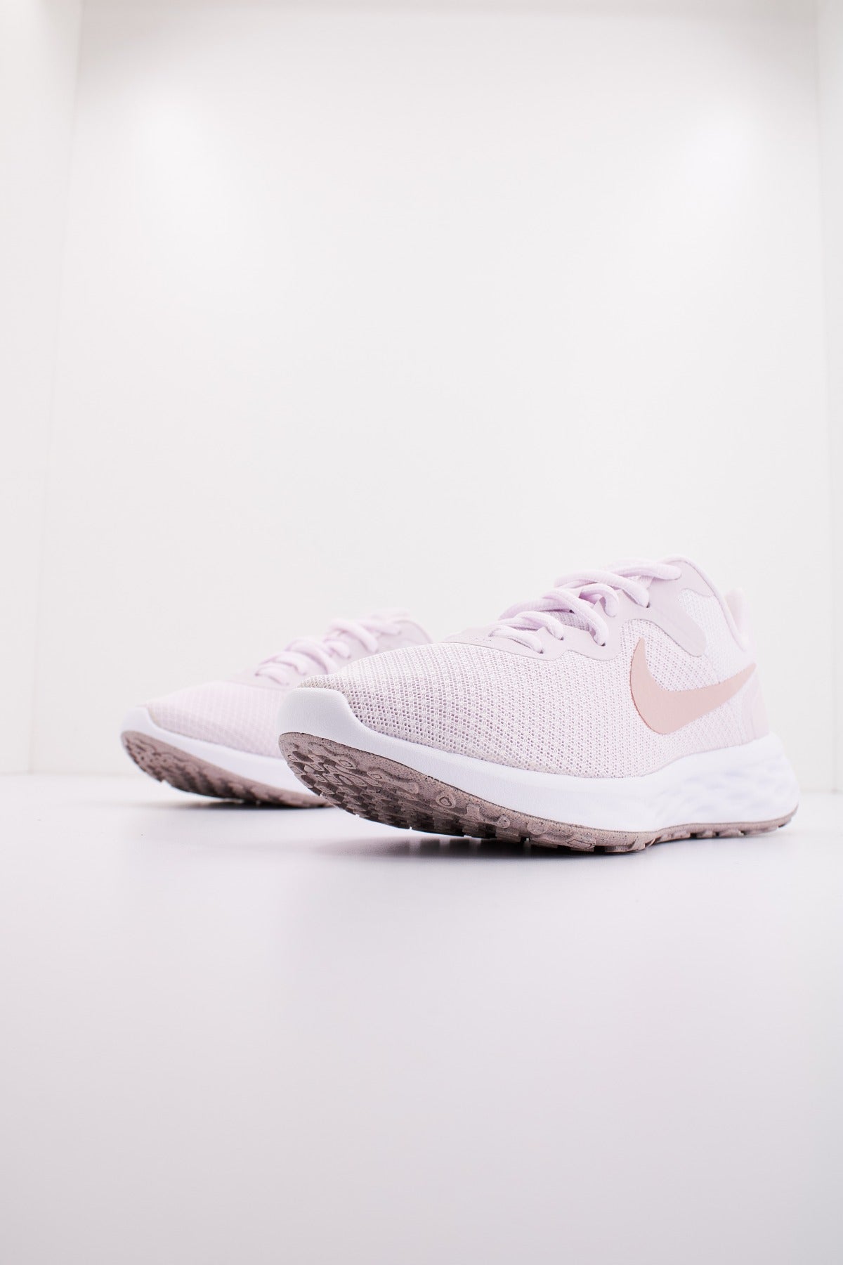 NIKE REVOLUTION  WOMEN'S RU en color VIOLETA  (2)