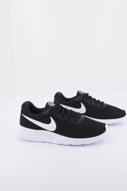 NIKE TANJUN en color NEGRO  (3)