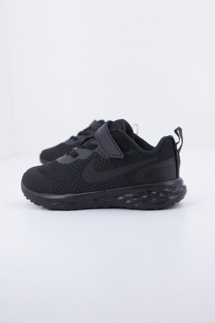 NIKE REVOLUTION  BABY en color NEGRO  (2)