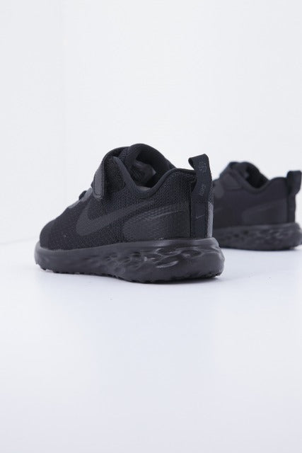 NIKE REVOLUTION  BABY en color NEGRO  (4)