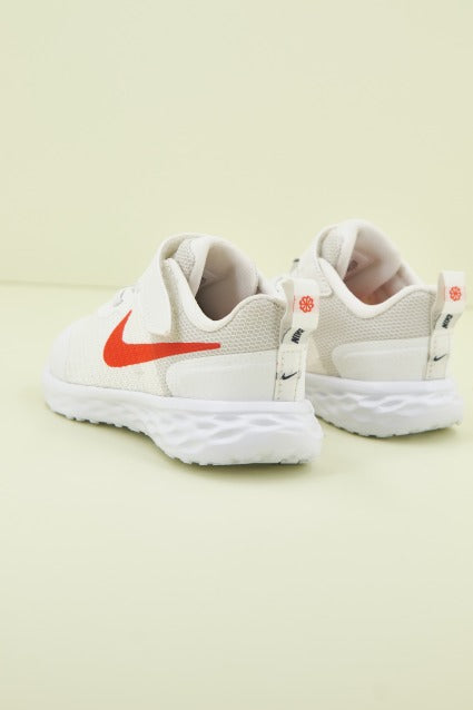 NIKE REVOLUTION  BABY/TODDL en color BLANCO  (2)