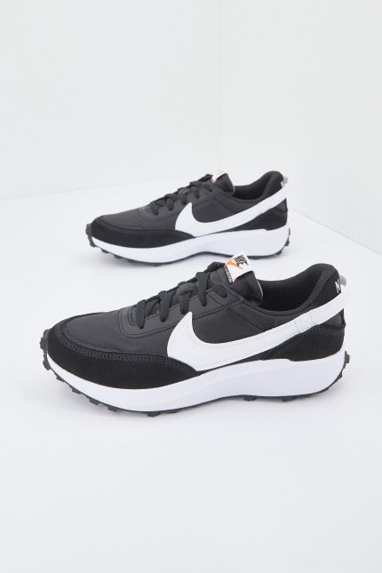 NIKE WAFFLE DEBUT WOMEN'S SH en color NEGRO  (1)