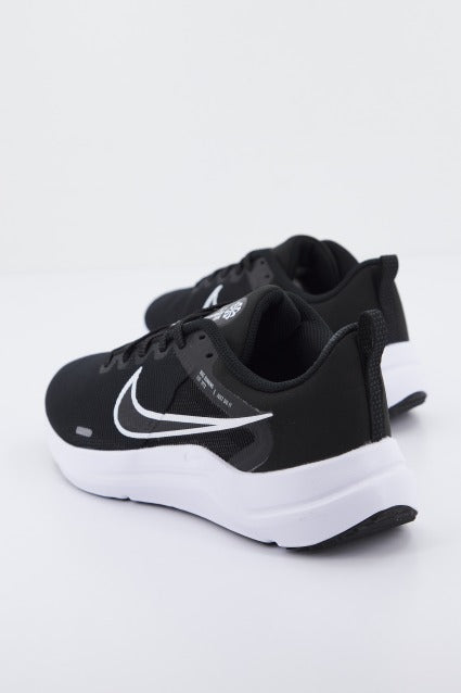 NIKE  DOWNSHIFTER   en color NEGRO  (3)