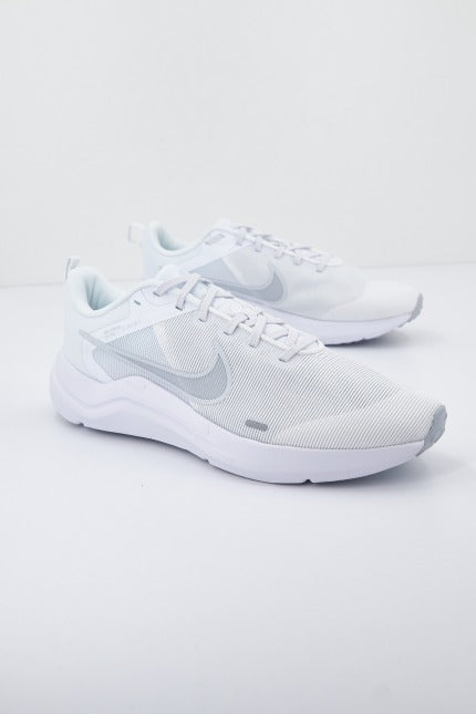 NIKE DOWNSHIFTER  C/O en color BLANCO  (2)