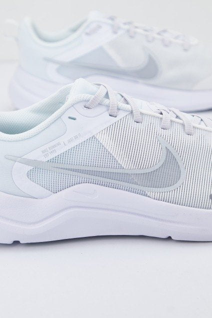 NIKE DOWNSHIFTER  C/O en color BLANCO  (3)