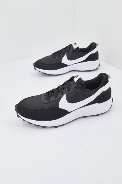 NIKE WAFFLE DEBUT  en color NEGRO  (1)