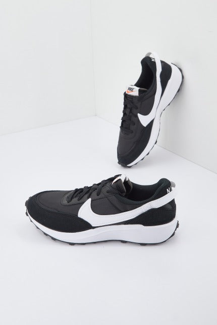 NIKE WAFFLE DEBUT  en color NEGRO  (3)