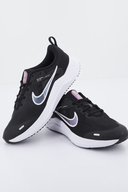 NIKE DOWNSHIFTER  BIG KIDS en color NEGRO  (1)