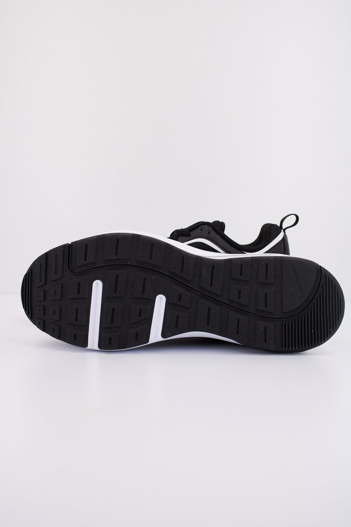 NIKE NIKE AIR MAX AP en color NEGRO  (5)