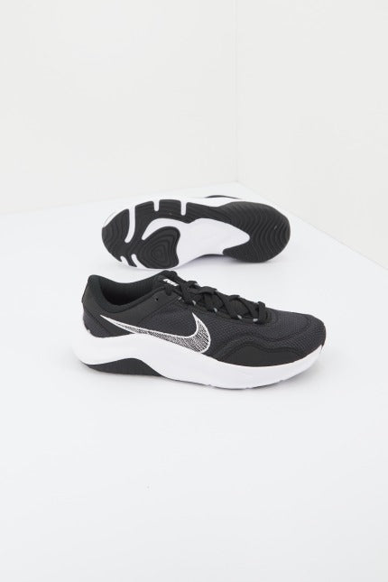 NIKE LEGEND ESSENTIAL  WOME en color NEGRO  (4)