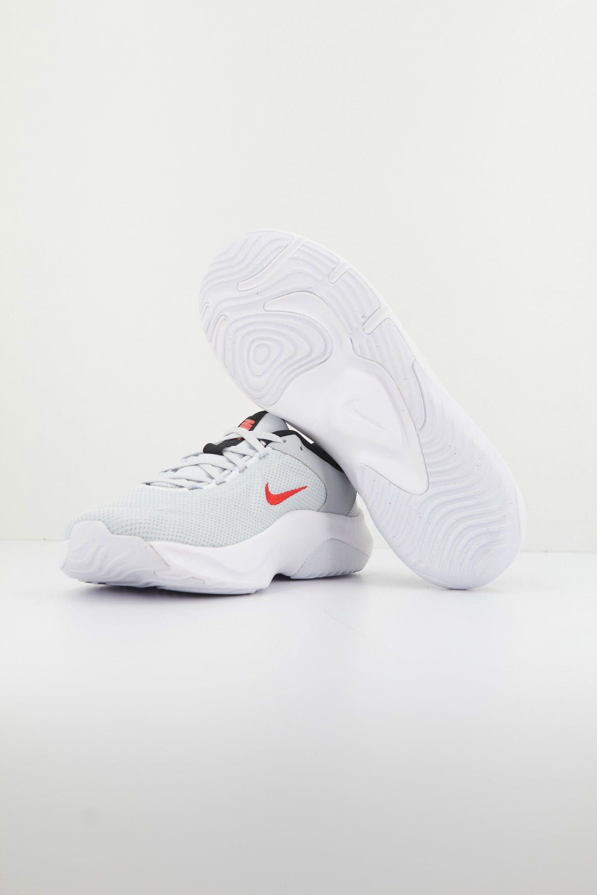 NIKE LEGENS ESSENTIAL NN en color GRIS  (4)