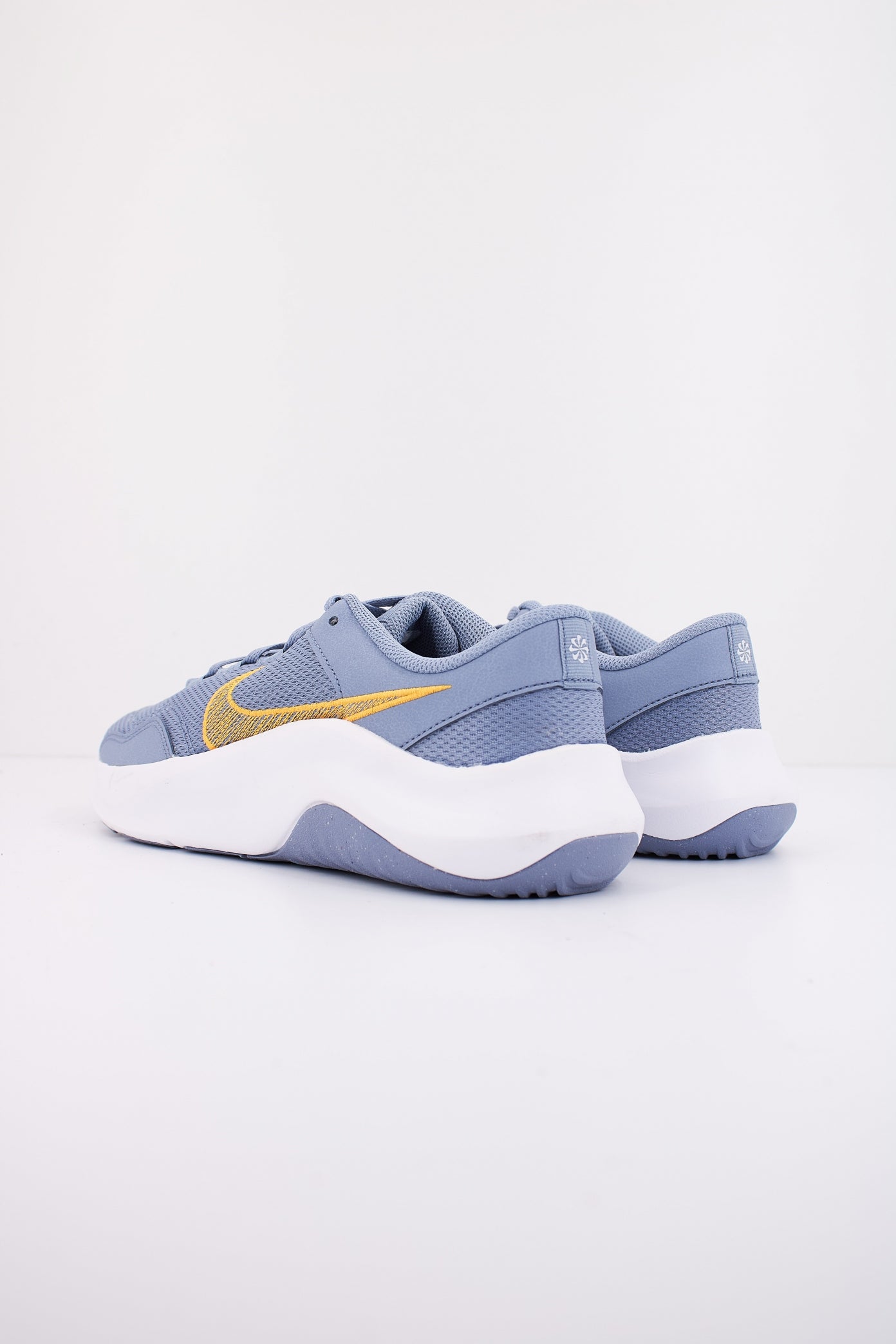 NIKE ESSENTIAL  NEXT NATU en color AZUL  (3)