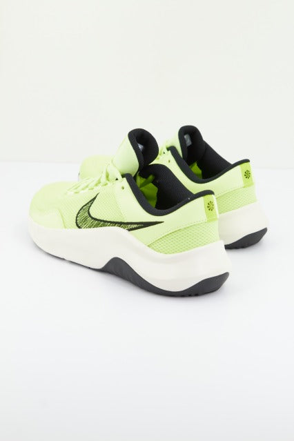 NIKE LEGEND ESSENTIAL  NN en color VERDE  (4)