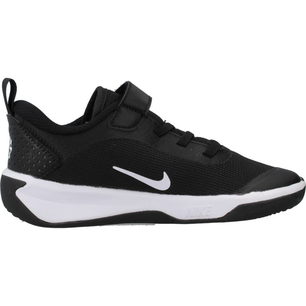 NIKE OMNI LITTLE KIDS' SHOES en color NEGRO  (4)