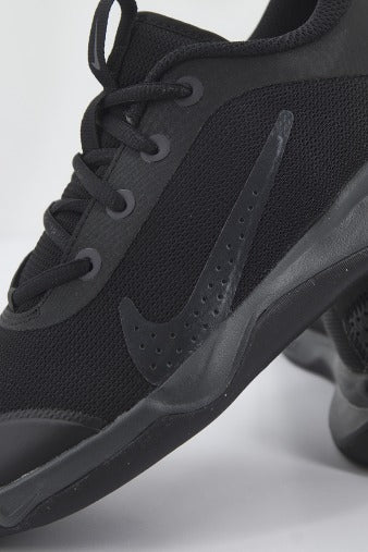 NIKE  OMNI MULTI-COURT en color NEGRO  (4)