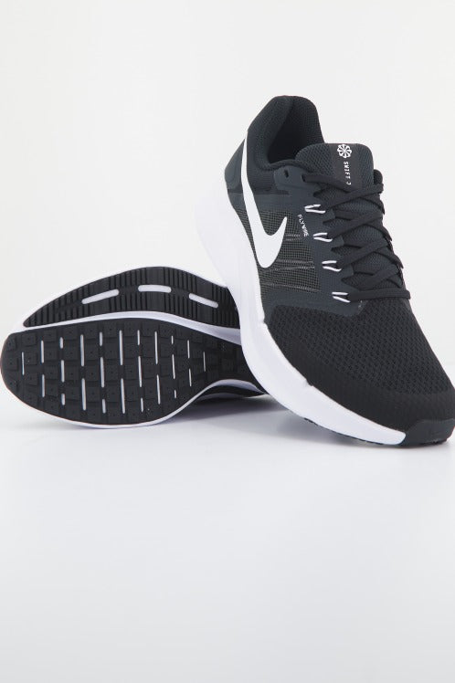 NIKE  NIKE RUN SWIFT  en color NEGRO  (1)