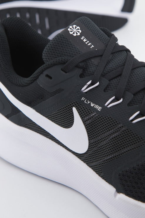 NIKE  NIKE RUN SWIFT  en color NEGRO  (4)