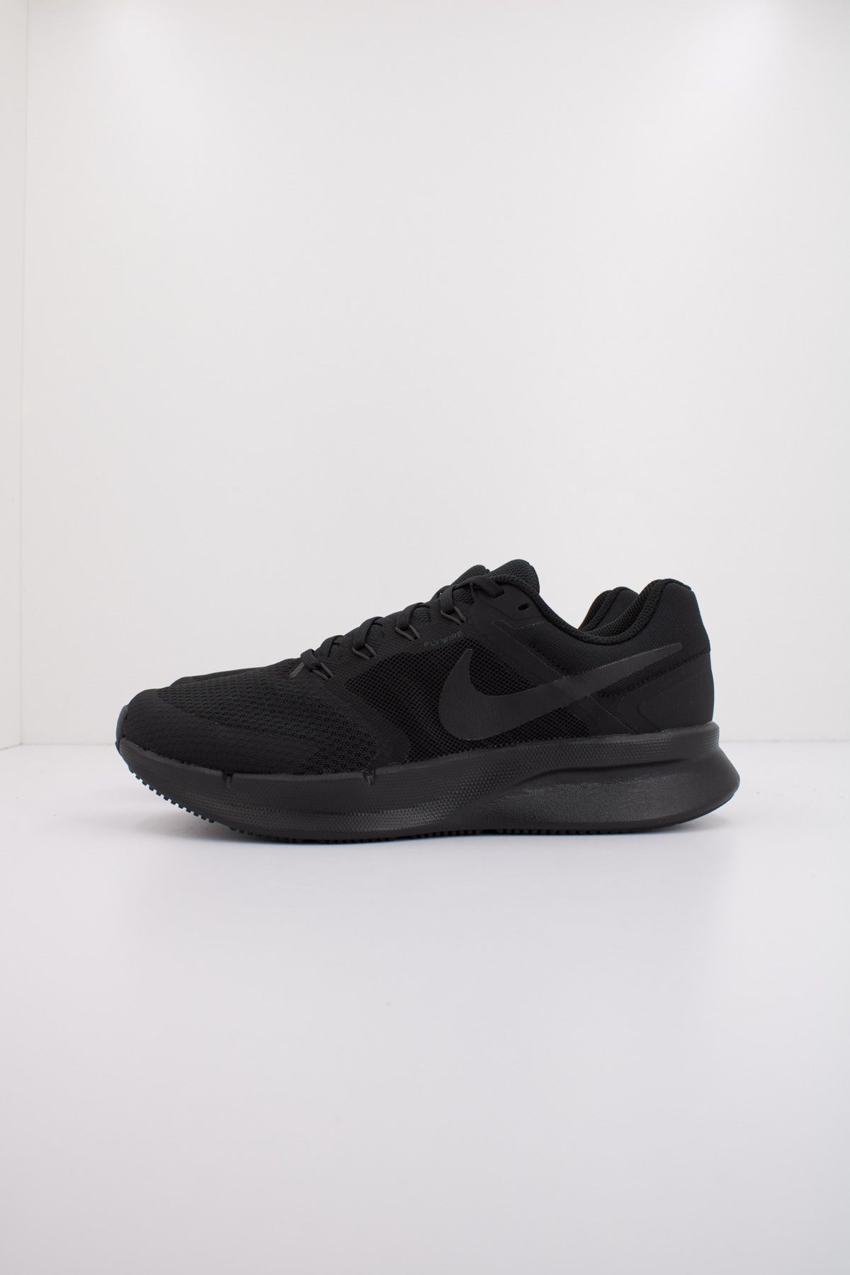 NIKE RUN SWIFT  MEN'S ROAD en color NEGRO  (1)