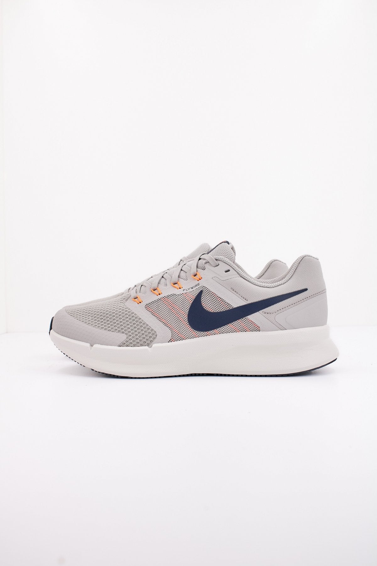 NIKE RUN SWIFT  MEN'S ROAD en color GRIS  (1)