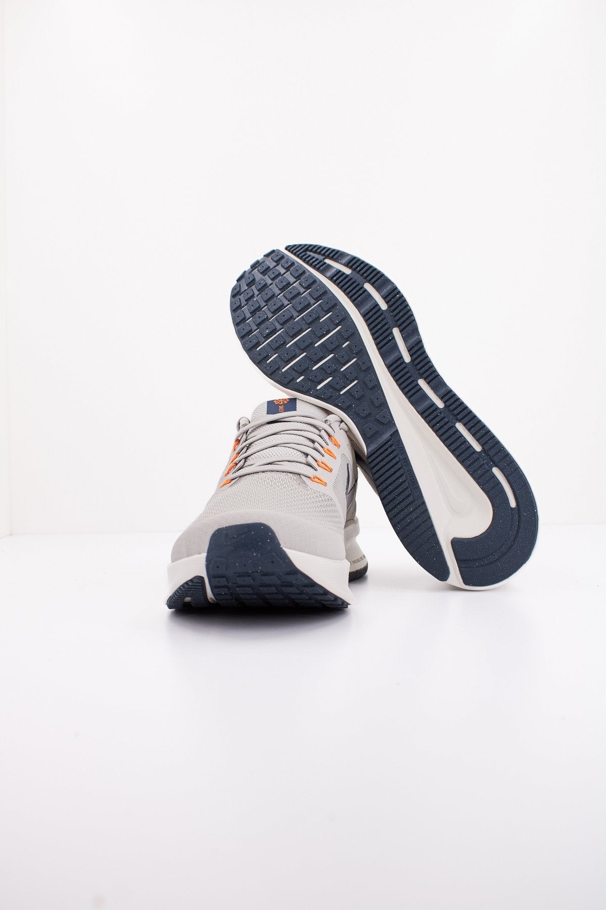 NIKE RUN SWIFT  MEN'S ROAD en color GRIS  (4)