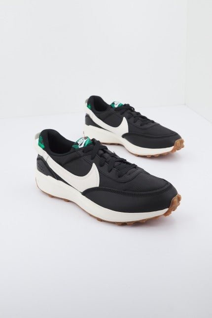 NIKE WAFFLE DEBUT PREMIUM en color NEGRO  (2)